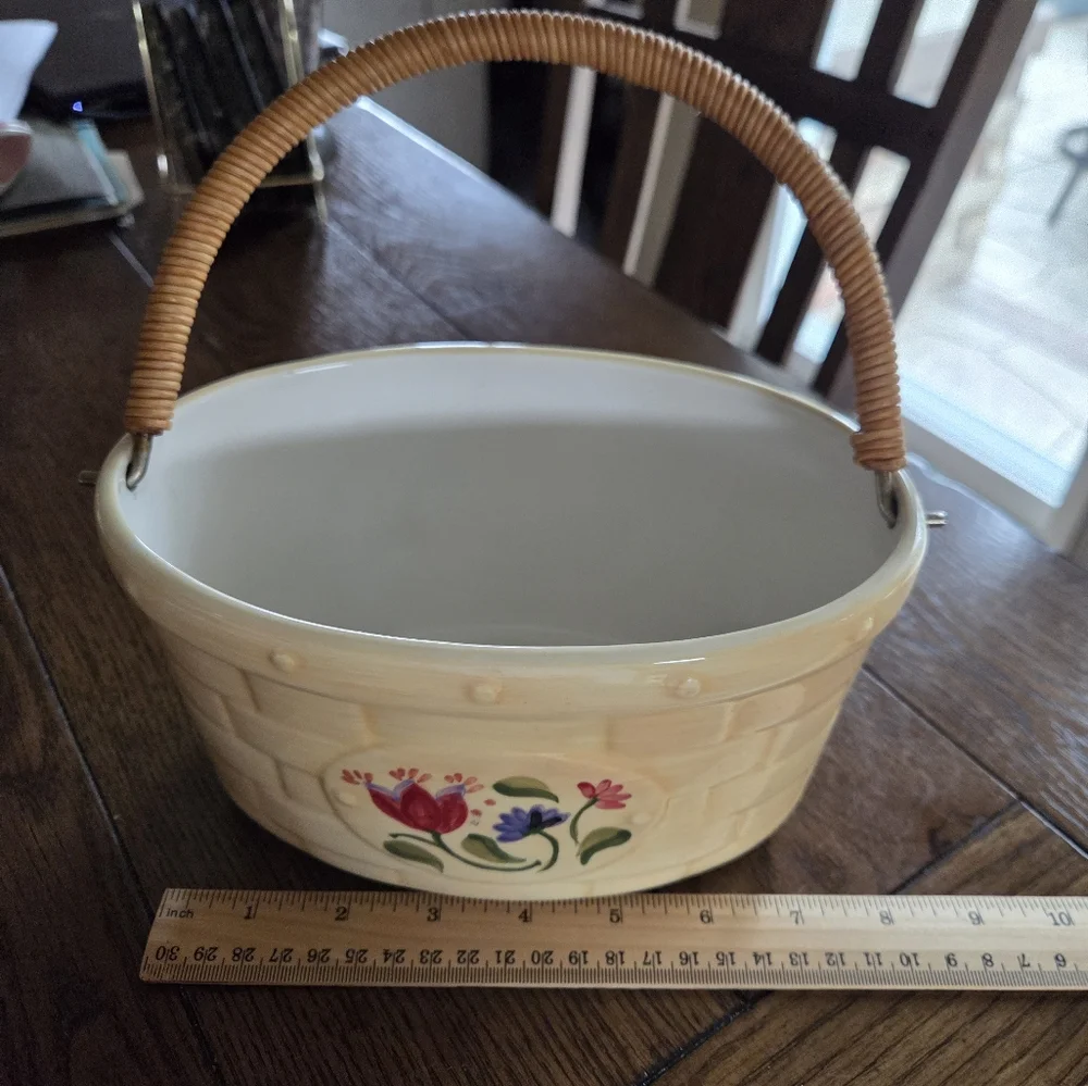 Pfatzgraff 2007 Napoli Oval Basket With Wicker Handle